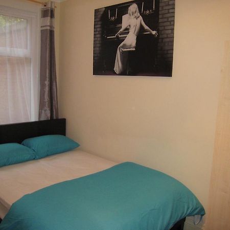 The Dream Resthouse London Room photo