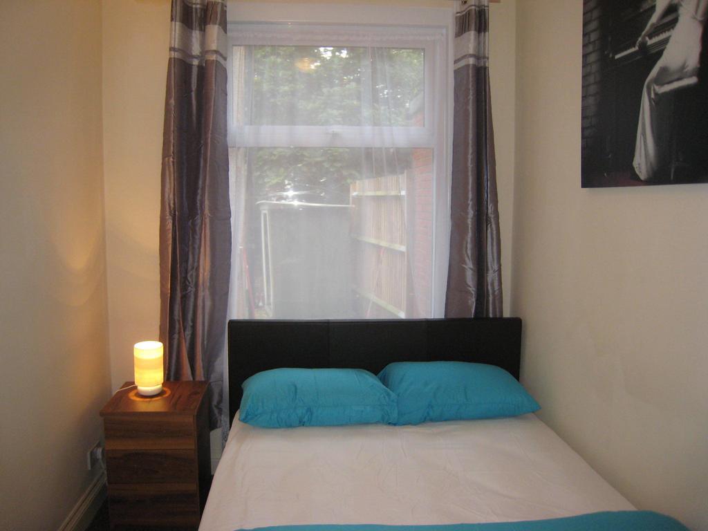 The Dream Resthouse London Room photo