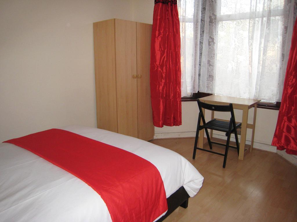 The Dream Resthouse London Room photo