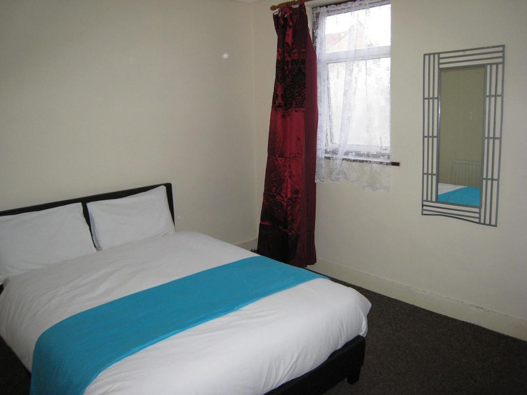 The Dream Resthouse London Room photo