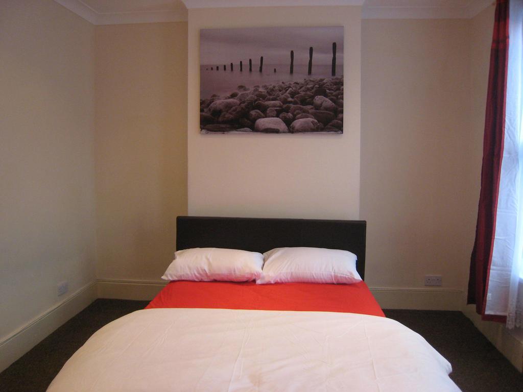 The Dream Resthouse London Room photo